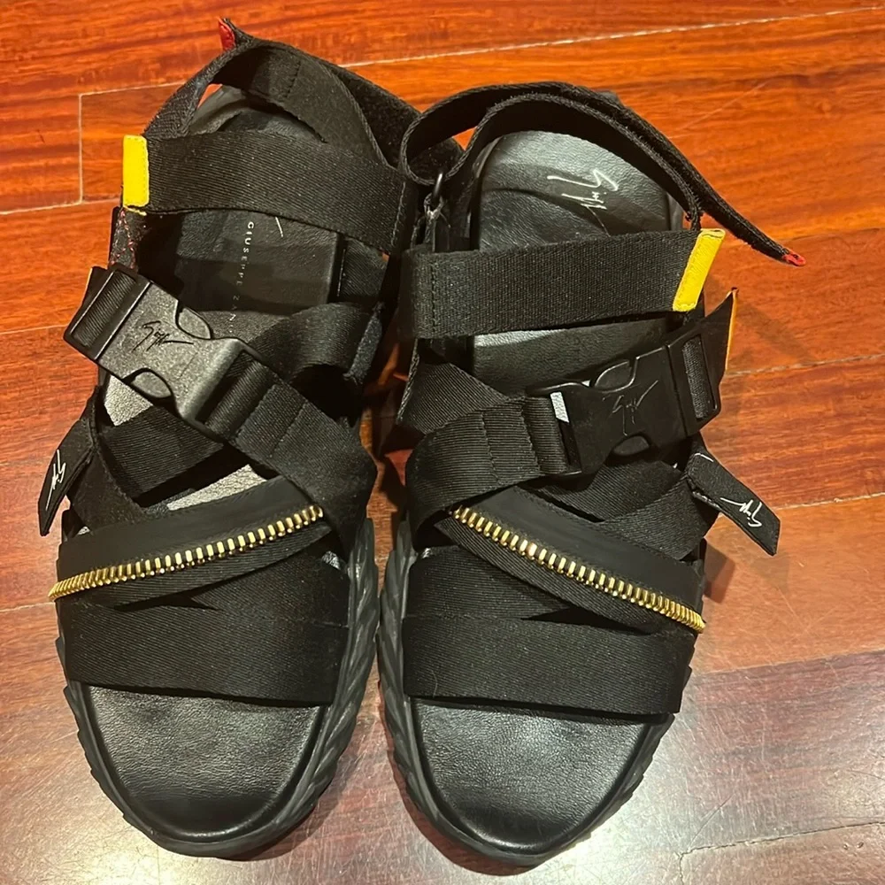 Sandals - Picture 1 of 7